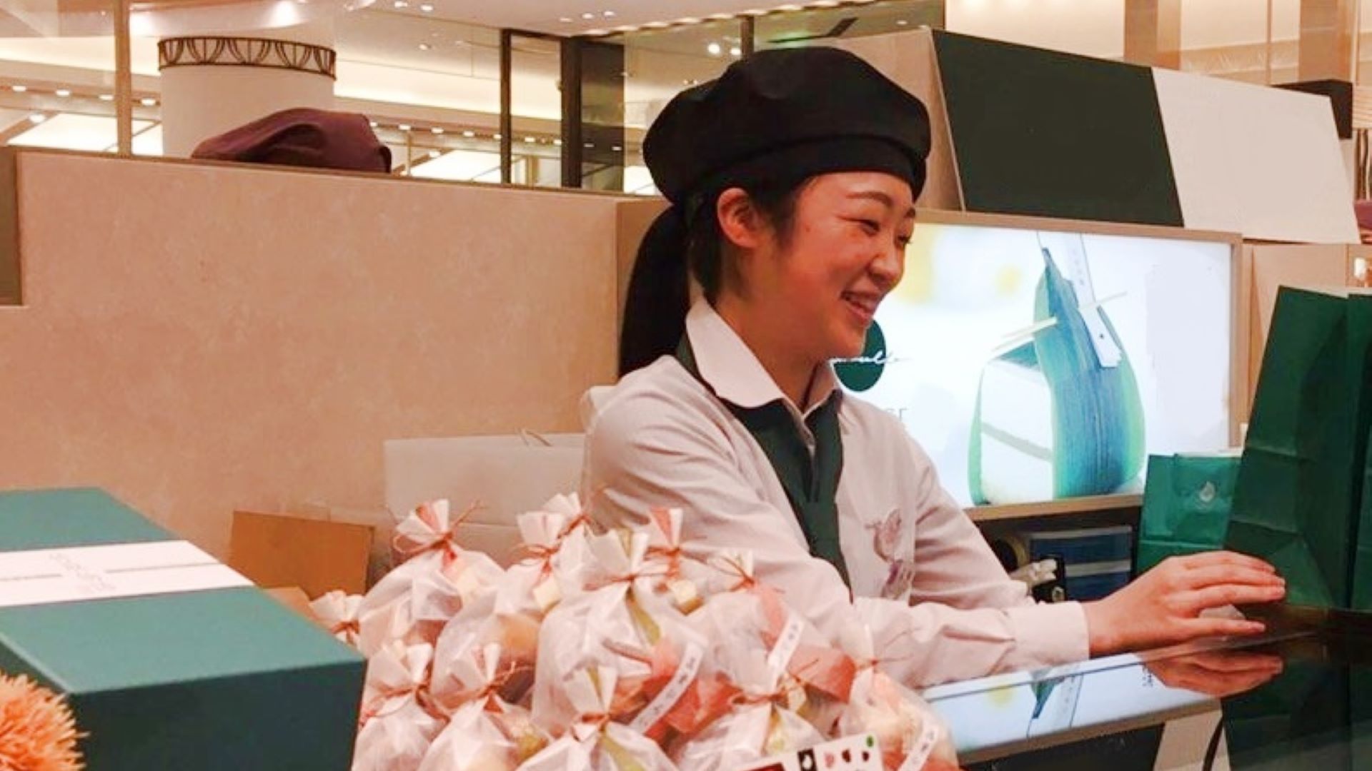 求人イメージ画像・阪神梅田本店・販売スタッフ［和洋菓子］