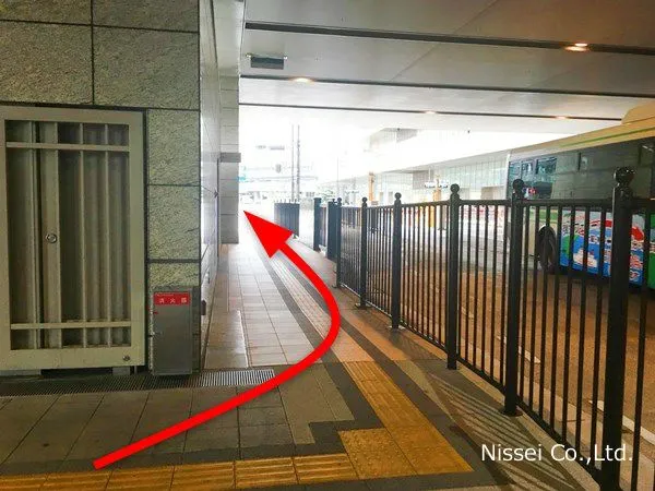 Osaka Metro御堂筋線 梅田駅～ルクア大阪従業員通用口（従業員入口）までの経路画像11［日星株式会社］