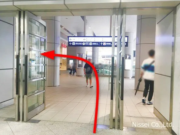 Osaka Metro御堂筋線 梅田駅～ルクア大阪従業員通用口（従業員入口）までの経路画像4［日星株式会社］